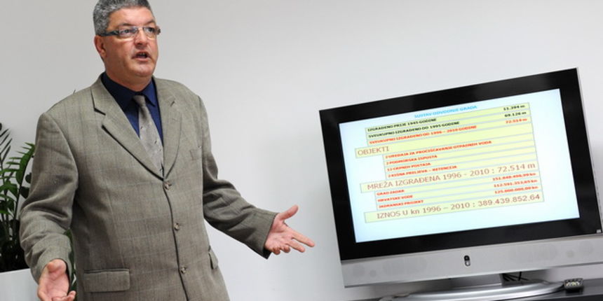 Zadar, 220310. Povodom svjetskog dana voda Odvodnja d.o.o. Zadar omogucila je gradjanima posjet uredjajima za prociscivanje otpadnih voda, a direktor Odvodnje Grga Peronja odrzao je kratku prezentaciju za medije.  Foto : Andrija Lucic / CROPIX