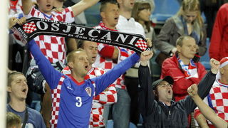 Minsk, 120809.
Stadion Dinamo Minsk.
Kvalifikacijska nogometna utakmica za Svjetsko nogometno prvenstvo 2010. Bjelorusija – Hrvatska.
Na fotografiji: Navijaci Hrvatske.
Foto : Jakov Prkic / Cropix Minsk, 120809.
Stadion Dinamo Minsk.
Kvalifikacijska nogometna utakmica za Svjetsko nogometno prvenstvo 2010. Bjelorusija – Hrvatska.
Na fotografiji: Navijaci Hrvatske.
Foto : Jakov Prkic / Cropix
