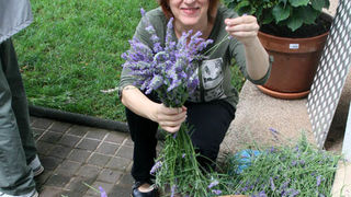 Danas je održana kreativna radionica za velike i male u organizaciji Dječjeg odjela Gradske knjižnice Zadar: izrada stručaka i jastučića od lavande od 10-12 h. Radionicu je vodila gospođa Jadranka Plantak. Foto by Lucija Juravic Danas je održana kreativna radionica za velike i male u organizaciji Dječjeg odjela Gradske knjižnice Zadar: izrada stručaka i jastučića od lavande od 10-12 h. Radionicu je vodila gospođa Jadranka Plantak. Foto by Lucija Juravic