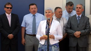 Zadar, 170710.
Jadranka Kosor pustila je u rad sustav za navodnavanje na poljoprivrednom podrucju Bastica.
Foto: Vladimir Ivanov / CROPIX