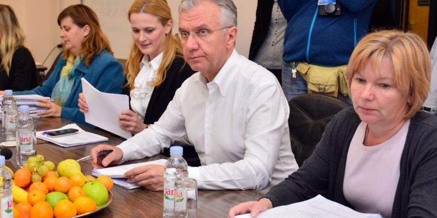 14.11.2013., Zagreb – Ksaverska cesta 200, Ministarstvo zdravlja. Parafiranje sporazuma kolektivnog ugovora u zdravstvu izmedju ministra Rajka Ostojica i sindikata. Photo: Marko Prpic/PIXSELL Autor Marko Prpic KLJUČNE RIJEČI zdravstvo, ksaverska cesta 14.11.2013., Zagreb – Ksaverska cesta 200, Ministarstvo zdravlja. Parafiranje sporazuma kolektivnog ugovora u zdravstvu izmedju ministra Rajka Ostojica i sindikata. Photo: Marko Prpic/PIXSELL Autor Marko Prpic KLJUČNE RIJEČI zdravstvo, ksaverska cesta