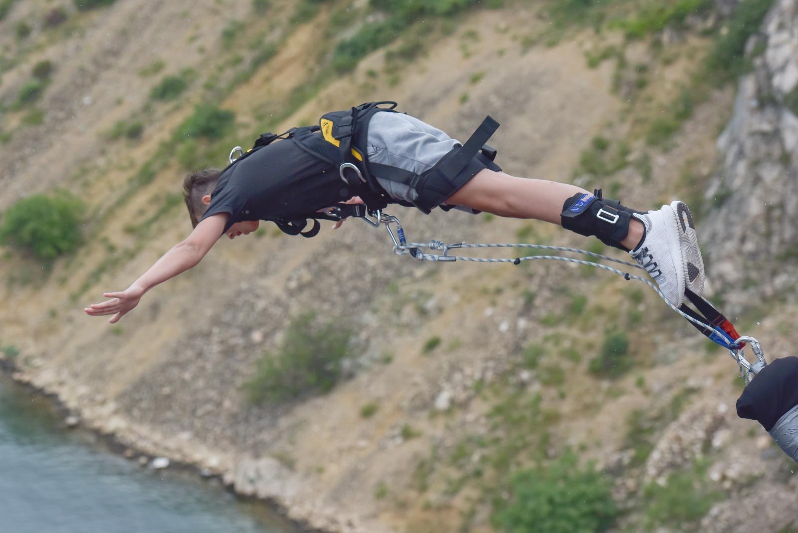 Otvorena sezona bungee skokova s Masleničkog mosta