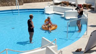 Zoran Aragović u Aquariusu snimio novu modnu kampanju s Ellom Dvornik Zoran Aragović u Aquariusu snimio novu modnu kampanju s Ellom Dvornik