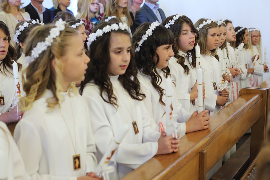 Bibinje: Sakrament Svete potvrde u župnoj crkvi Bibinje: Sakrament Svete potvrde u župnoj crkvi