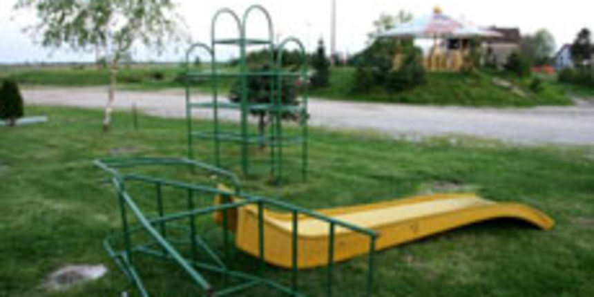 Djevojčica pala s tobogana (foto: 24 sata) Djevojčica pala s tobogana (foto: 24 sata)