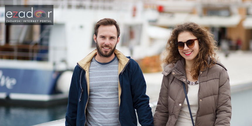Đir po gradu, subotnja špica 11. studenog 2017. Mladi par, zaljubljeni Đir po gradu, subotnja špica 11. studenog 2017. Mladi par, zaljubljeni