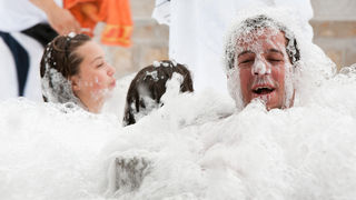 Odbojkaški turnir i pjena party u Bibnjama, foto: Leo Banić
