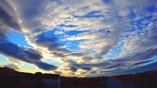 Zimsko svitanje i igra oblaka, foto: Iva Perinčić Zimsko svitanje i igra oblaka, foto: Iva Perinčić