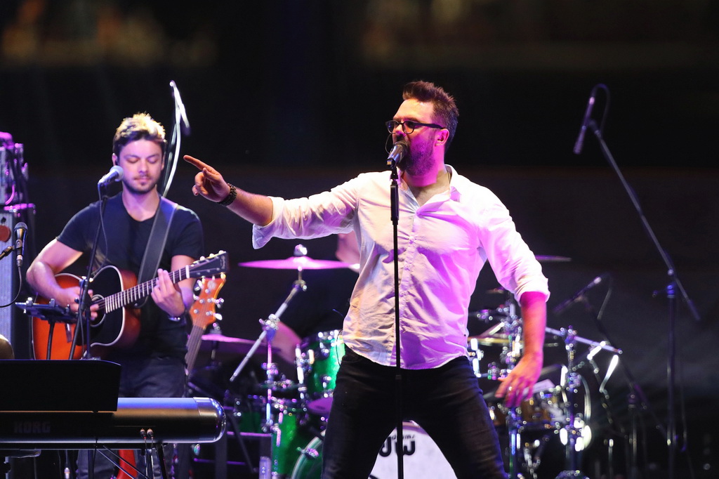 Fenomenalni Petar Grašo raspjevao i rasplesao Biograd Fenomenalni Petar Grašo raspjevao i rasplesao Biograd