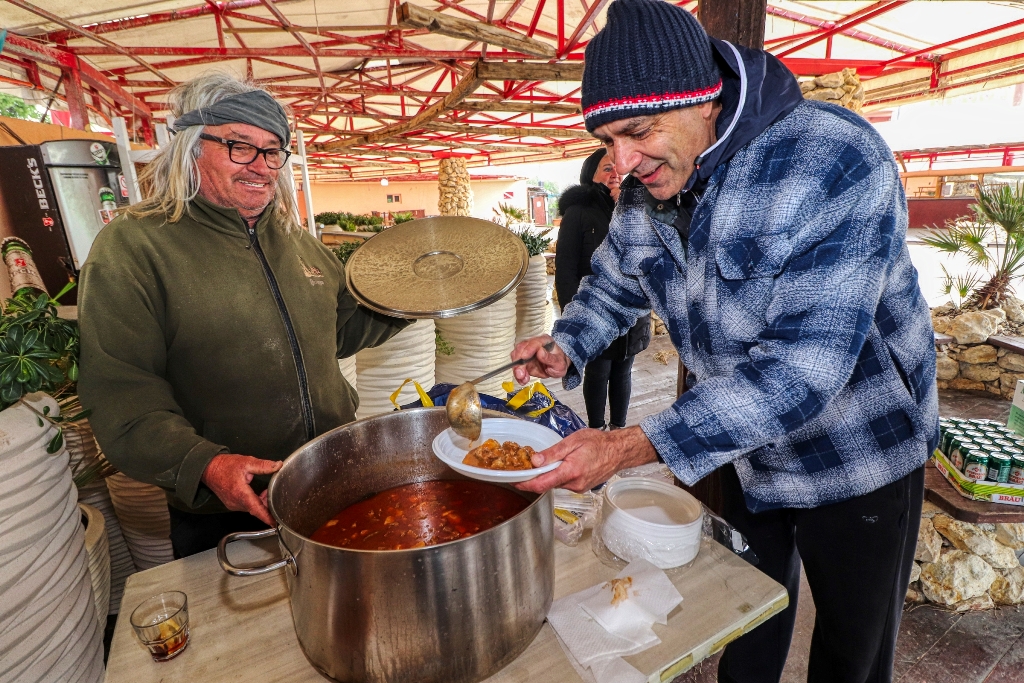 Sinoć su paljenjem Karnevala okončane tradicijske virske maškare