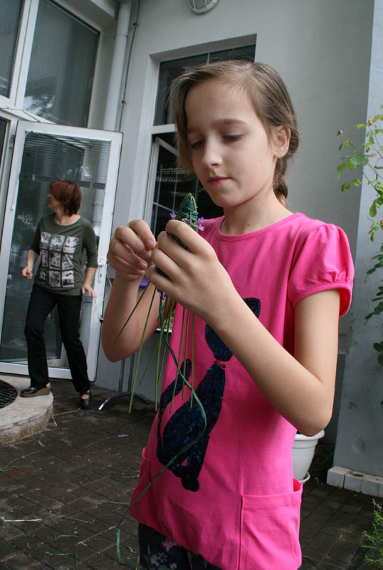 Danas je održana kreativna radionica za velike i male u organizaciji Dječjeg odjela Gradske knjižnice Zadar: izrada stručaka i jastučića od lavande od 10-12 h. Radionicu je vodila gospođa Jadranka Plantak. Foto by Lucija Juravic Danas je održana kreativna radionica za velike i male u organizaciji Dječjeg odjela Gradske knjižnice Zadar: izrada stručaka i jastučića od lavande od 10-12 h. Radionicu je vodila gospođa Jadranka Plantak. Foto by Lucija Juravic