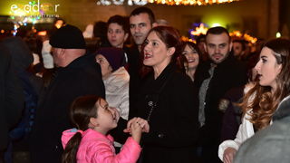 Tisuće Zadrana uživalo na krcatom Narodnom trgu i Tgu Petra Zoranića uz Tomislava Bralića i klapu Intrade Tisuće Zadrana uživalo na krcatom Narodnom trgu i Tgu Petra Zoranića uz Tomislava Bralića i klapu Intrade