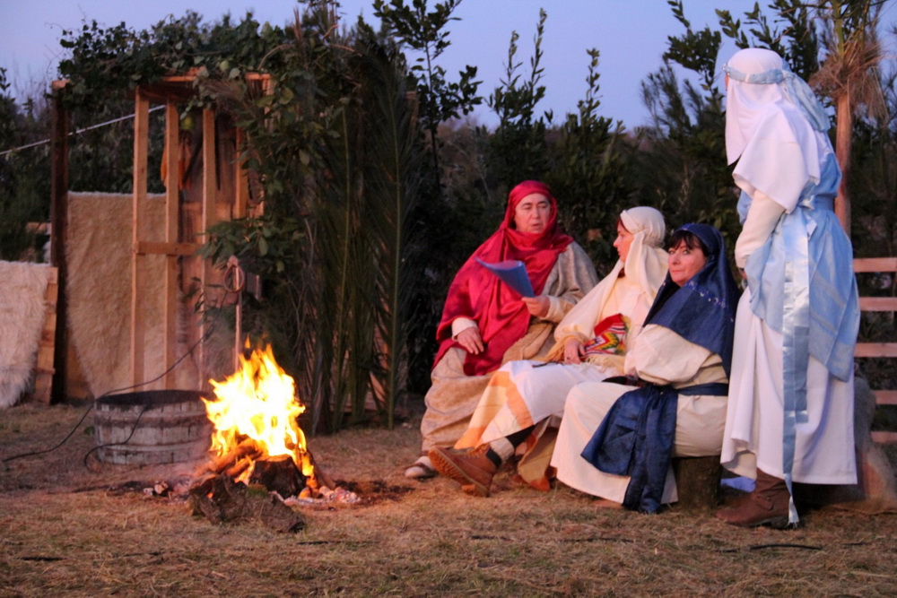 U Diklu kod bunara upriličene žive jaslice U Diklu kod bunara upriličene žive jaslice