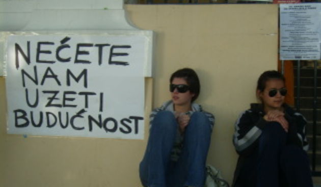 blokada Sveučilišta (foto: http://nekomercijalizacijiunizd.blog.hr/)