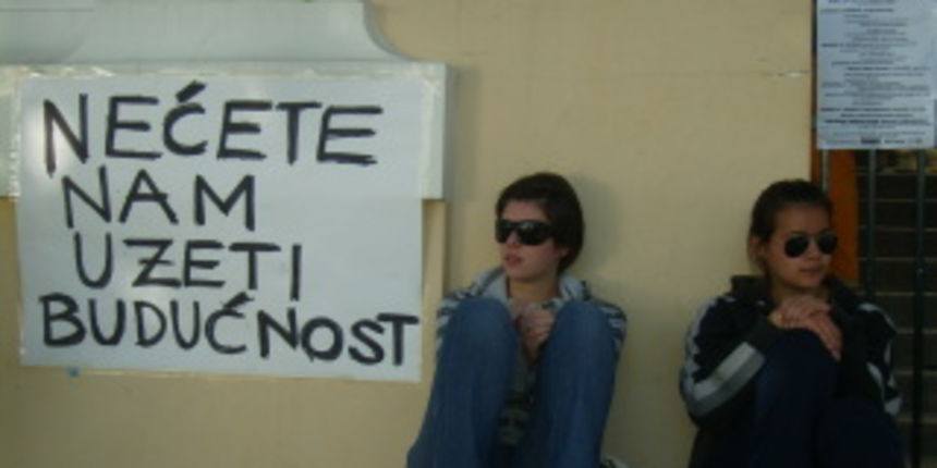blokada Sveučilišta (foto: http://nekomercijalizacijiunizd.blog.hr/)