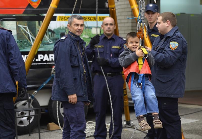 Budući zagrebački vatrogasci