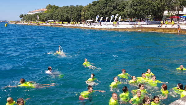 Sasvim osoban doživljaj – 10. dm Millennium Jump sa zadarske rive. Foto: Mladen Malik Barba Sasvim osoban doživljaj – 10. dm Millennium Jump sa zadarske rive. Foto: Mladen Malik Barba