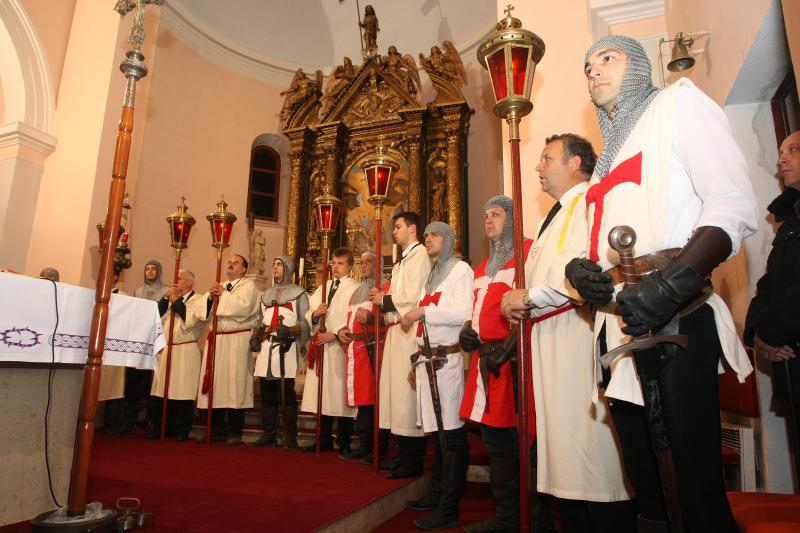 Koncertom bratovštine Presvetog oltarskog sakramenta župe Marijina Uznesenja iz Jelse na otoku Hvaru, obilježene su pjesme Velikog tjedna i procesija Za Križen, Foto: Dino Stanin/PIXSELL