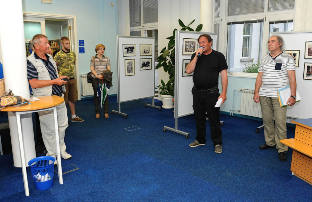 Zadar, 4.6.2012. snimio: Nenad Marčev
Izložba Petra Goića
Gradska knjižnica Zadar Zadar, 4.6.2012. snimio: Nenad Marčev
Izložba Petra Goića
Gradska knjižnica Zadar