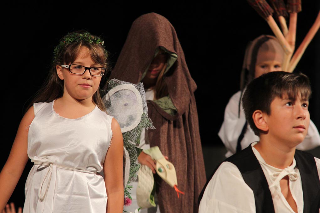 Diklo: “Šuma Striborova” u izvedbi kazališne radionice Donatolina, foto: Iva Perinčić Diklo: “Šuma Striborova” u izvedbi kazališne radionice Donatolina, foto: Iva Perinčić