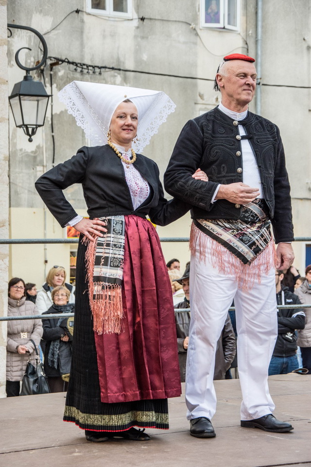 Paški zimski karneval 2017.- Maškarane skupine u karnevalskoj povorci Paški zimski karneval 2017.- Maškarane skupine u karnevalskoj povorci