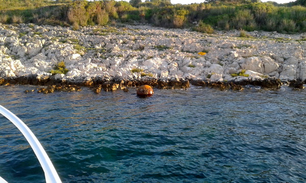 Dugi otok: Kontroliranom eksplozijom uništena podmorska mina
