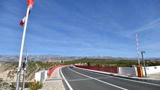 Skokom s Masleničkog mosta pilot kanadera počinio samoubojstvo