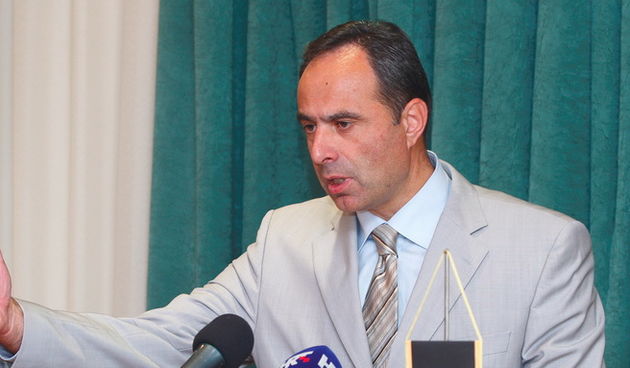 Zagreb 061011.
Primorska ulica.
Sjediste HSP-a.
Press konferencija HSP-a na kojoj je govorio predsjednik stranke Danijel Srb i gosti.
Medju gostima su bili: Mile Prpa
Foto: Goran Mehkek / CROPIX