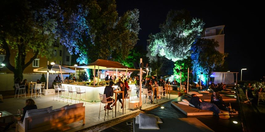 Djelić atmosfere s otvorenja 13. sezone The Garden Lounge bara u Zadru Djelić atmosfere s otvorenja 13. sezone The Garden Lounge bara u Zadru