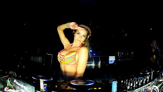 Zrće: Nicci Belucci u Aquariusu by G. Telak