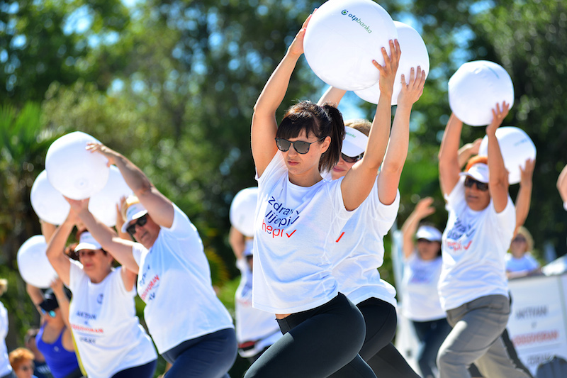 Stotinu vježbača na jutarnjem treningu Aktivne Hrvatske pozdravilo sunce Stotinu vježbača na jutarnjem treningu Aktivne Hrvatske pozdravilo sunce
