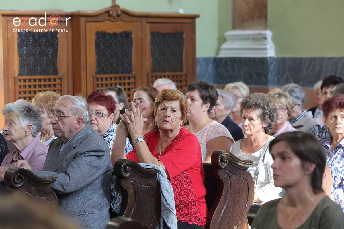 Bibinjci gradišćanskim Hrvatima darovali 1.82 metara visok kip sv. Roka Bibinjci gradišćanskim Hrvatima darovali 1.82 metara visok kip sv. Roka