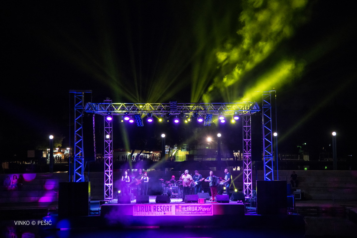 Halid Bešlić @ Bazen Ilirije u Biogradu n/M Halid Bešlić @ Bazen Ilirije u Biogradu n/M