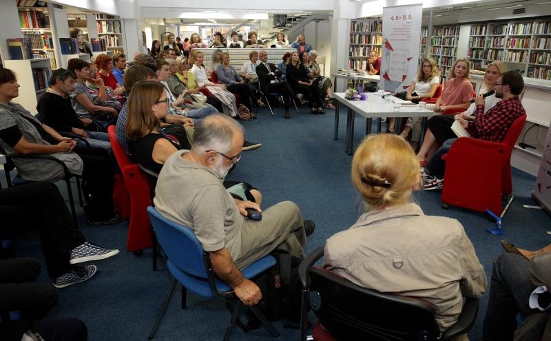Zagreb: Ivana Bodrožić i finska autorica Johanna Holmstrom na Festivalu svjetske književnosti Zagreb: Ivana Bodrožić i finska autorica Johanna Holmstrom na Festivalu svjetske književnosti