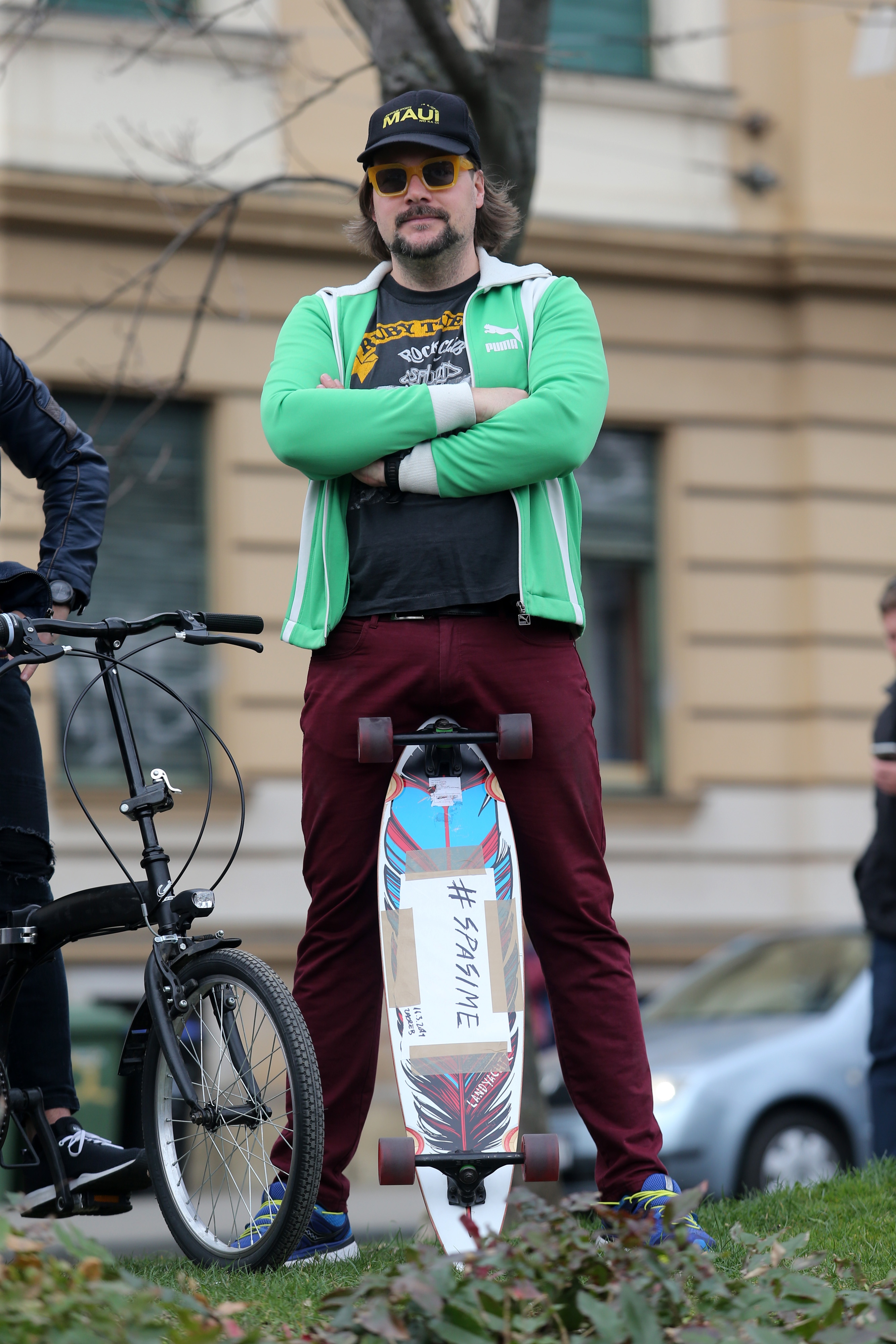 Prosvjed #spasime: Tomislavov trg u Zagrebu pun ljudi, došao i Plenković Prosvjed #spasime: Tomislavov trg u Zagrebu pun ljudi, došao i Plenković