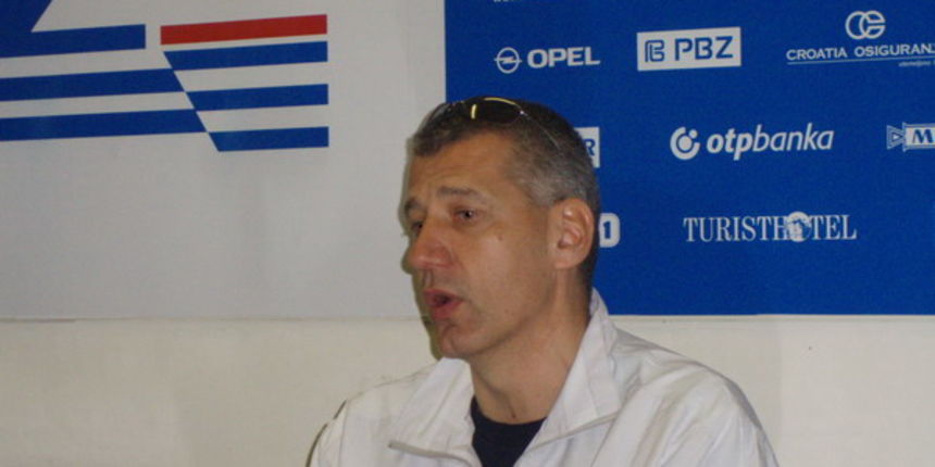 Aco Petrovic, pressica pred Cibonu, 1.4.2008. Aco Petrovic, pressica pred Cibonu, 1.4.2008.