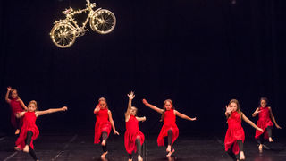 Božićna čestitka plesnog odjela Glazbene škole Blagoje Bersa