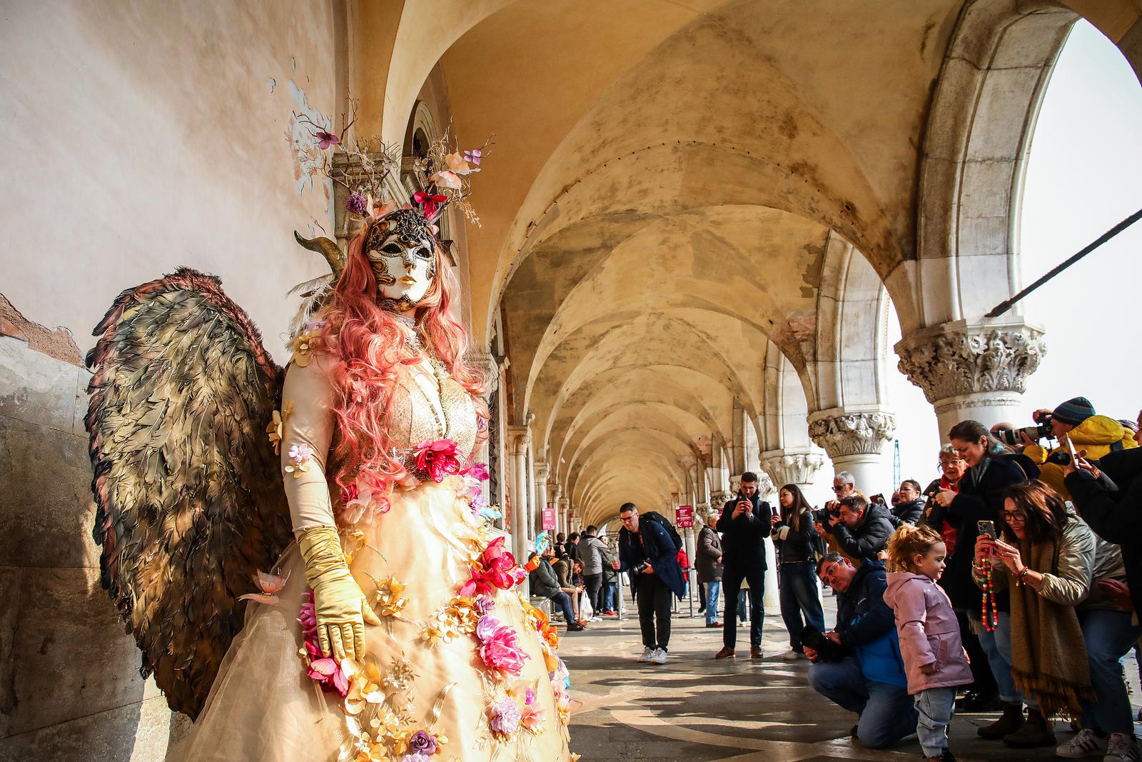 Venecijanski karneval ove godine je posvećen velikom ljubavniku Giacomu Casanovi Venecijanski karneval ove godine je posvećen velikom ljubavniku Giacomu Casanovi
