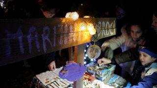 U Diklu kod bunara upriličene žive jaslice U Diklu kod bunara upriličene žive jaslice