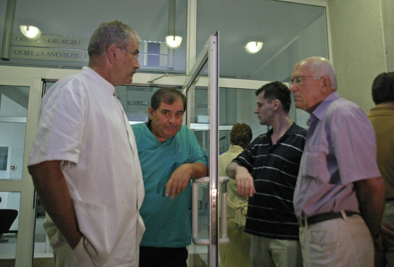 Unesreceni vatrogasci – Politicari dosli u posjet Unesreceni vatrogasci – Politicari dosli u posjet