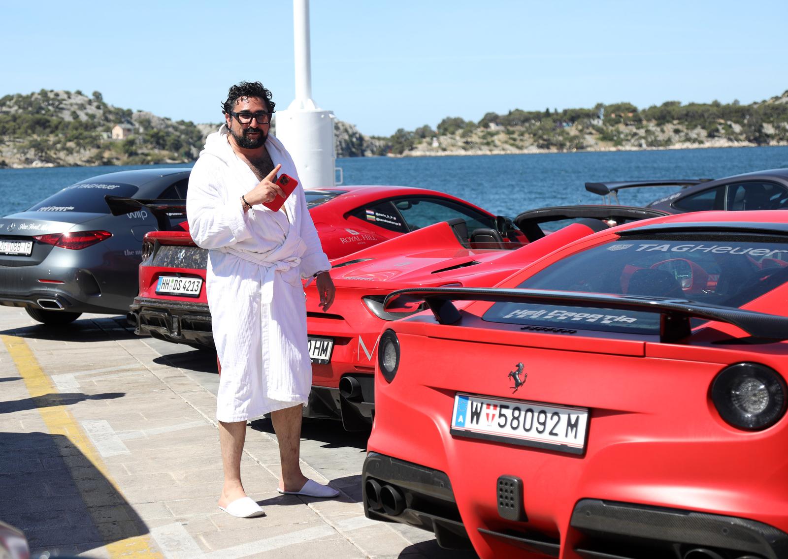 Šibenik: Sportski automobili u sklopu projekta “Pink Wing” zaposjeli gradsku rivu