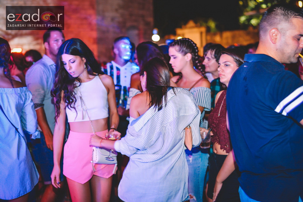 Saturday Night with DJ Dizzy @ Svarog Bar