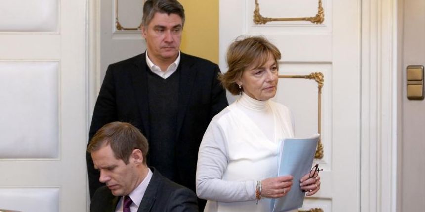 Zagreb – Vlada Zorana Milanovica odrzala posljednju sjednicu uoci parlamentarnih izbora. Vesna Pusic, Zoran Milanovic. Photo: Patrik Macek/PIXSELL Zagreb – Vlada Zorana Milanovica odrzala posljednju sjednicu uoci parlamentarnih izbora. Vesna Pusic, Zoran Milanovic. Photo: Patrik Macek/PIXSELL