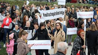 Prosvjed #spasime: Tomislavov trg u Zagrebu pun ljudi, došao i Plenković Prosvjed #spasime: Tomislavov trg u Zagrebu pun ljudi, došao i Plenković