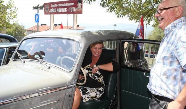 Predsjednica Kolinada Grabar-Kitarovic u pratnji predstavnika Sabora, Vlade i MORH-a te u pratnji gradonacelnika Imotskog prisustvovala svecanosti Dana grada i proslave 300. obljetnice oslobadjanja od Turaka.