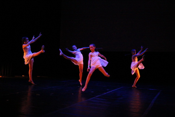 HNK Zadar: 5. Zadarski plesni festival u organizaciji Plesne udruge Gesta okupio je više od 260 plesača HNK Zadar: 5. Zadarski plesni festival u organizaciji Plesne udruge Gesta okupio je više od 260 plesača