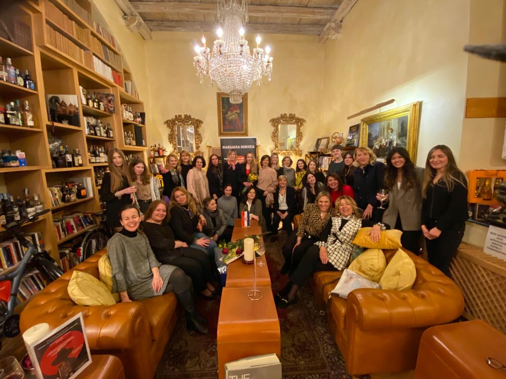 Marijana Dokoza svoj roman “Njegova žena” predstavila – u Rimu