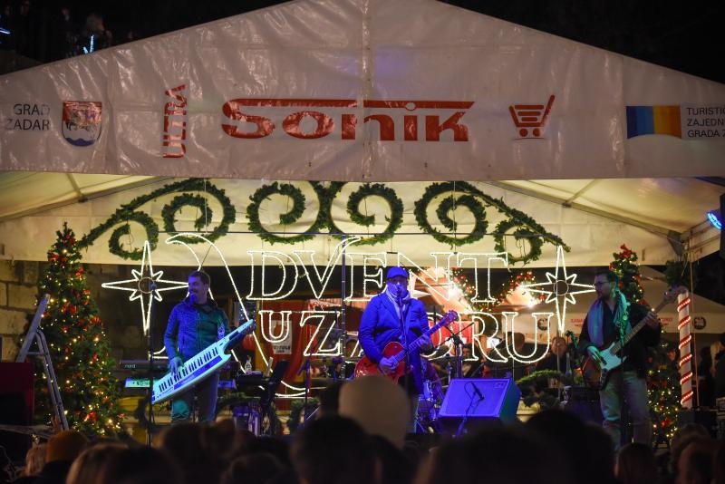 Advent u Zadru: Neponovljivi Neno Belan ponovo oduševio Zadrane. Foto: Dino Stanin/PIXSELL Advent u Zadru: Neponovljivi Neno Belan ponovo oduševio Zadrane. Foto: Dino Stanin/PIXSELL