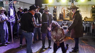 Paški zimski karneval 2018: Karnevalska povorka prošla ulicama grada do Pijace