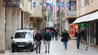 Đir po gradu, ponedjeljak 15. siječnja 2018. Kalelarga, auto na Kalelargi